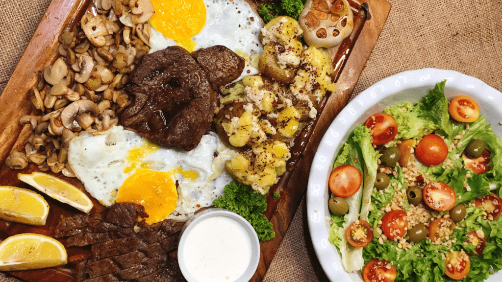 Meat, eggs and vegetables