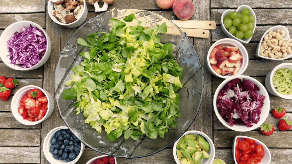 Fruits and vegetables salad