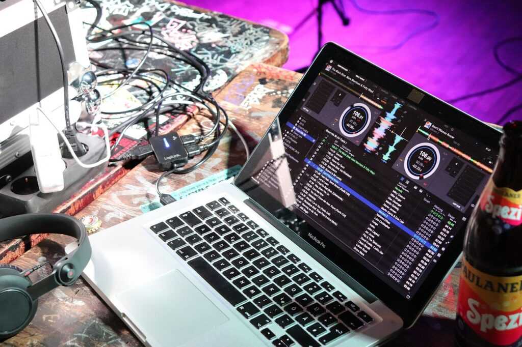 laptop, music, dj, sound studio, microphone, mixer, studio, headphones, spotify, computer, notebook, festival, volume, party, audio, software, music studio, spotify, spotify, spotify, spotify, spotify